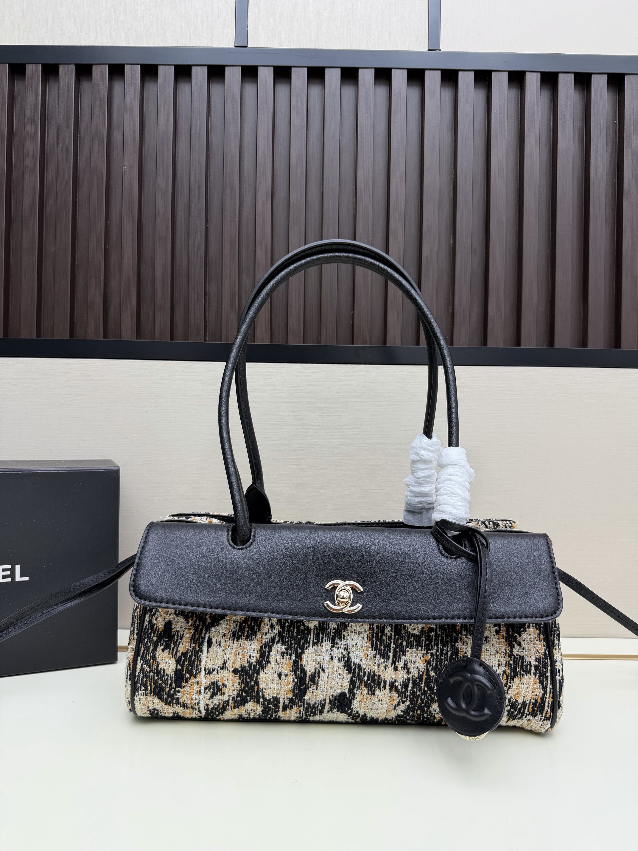 Tweed & Leather Cylinder Top Handle Bag