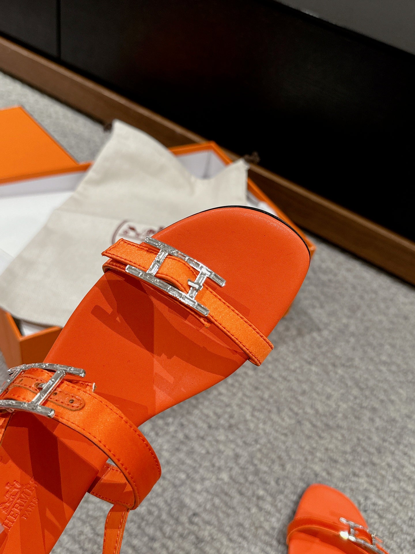 HERMES BUCKLE SANDAL BRIGHT ORANGE CALFSKIN