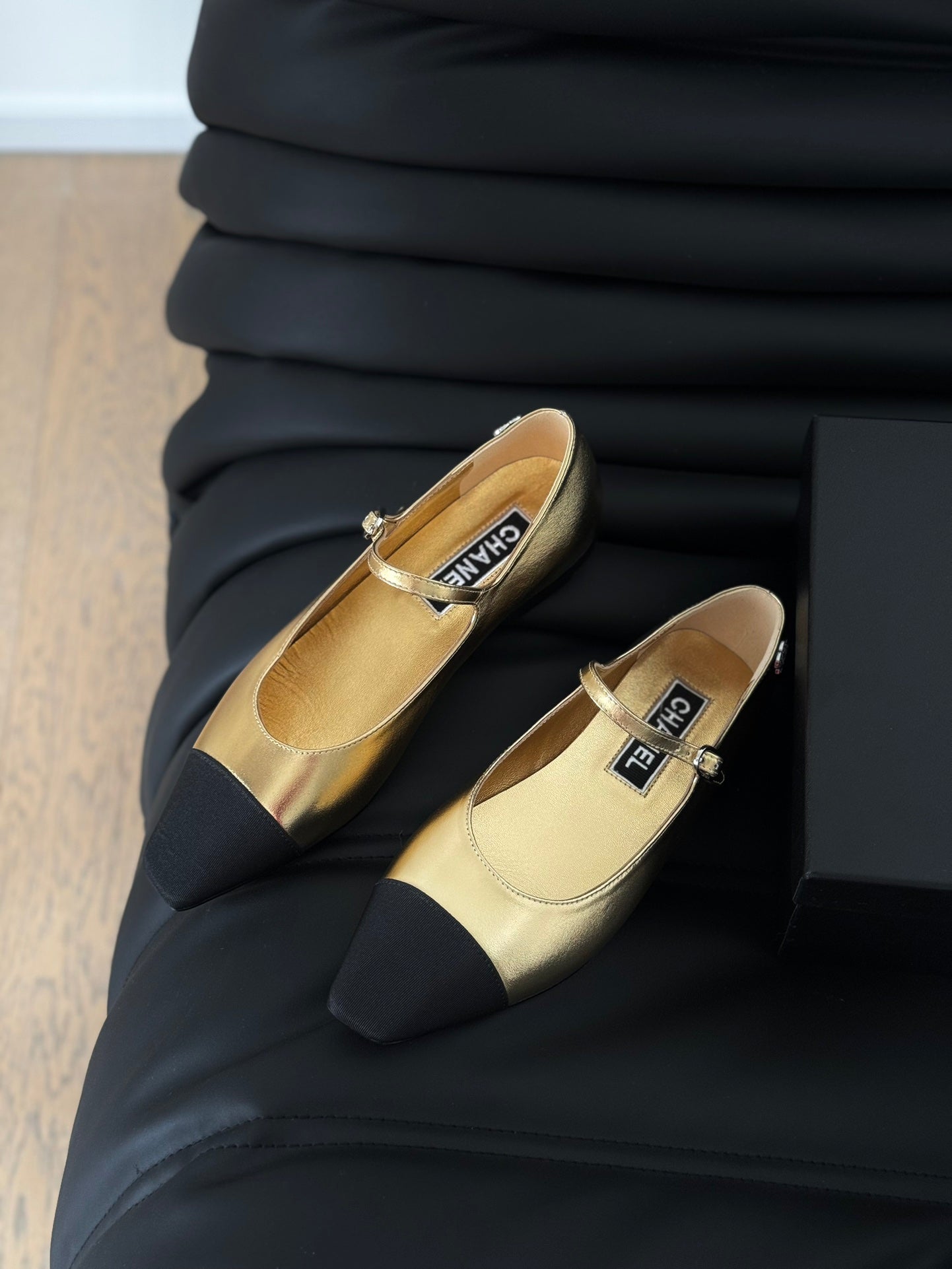 CHANEL MARY JANE GOLDEN MIX BLACK CALFSKIN